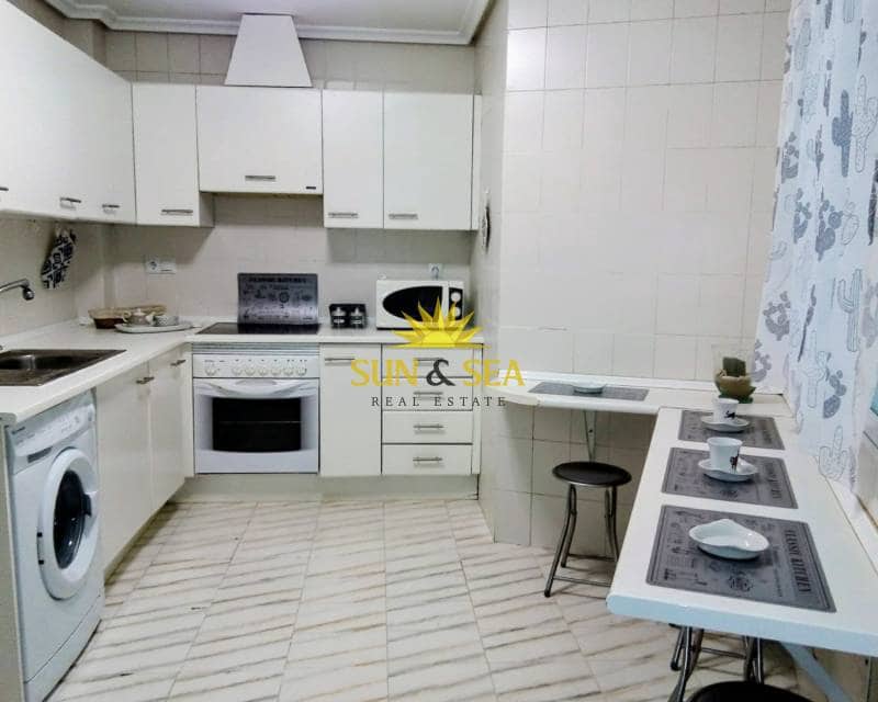 3 soverom Leilighet til leie i Torrevieja - € 1 400 (Ref: 9789430)