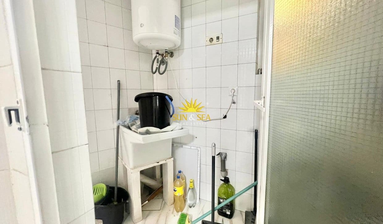 3 soveværelse Lejlighed til leje i Torrevieja - € 1.350 (Ref: 9789430)