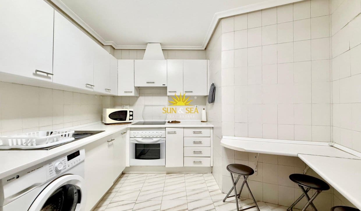 3 camera da letto Appartamento da affittare in Torrevieja con garage - 1.350 € (Rif: 9789430)
