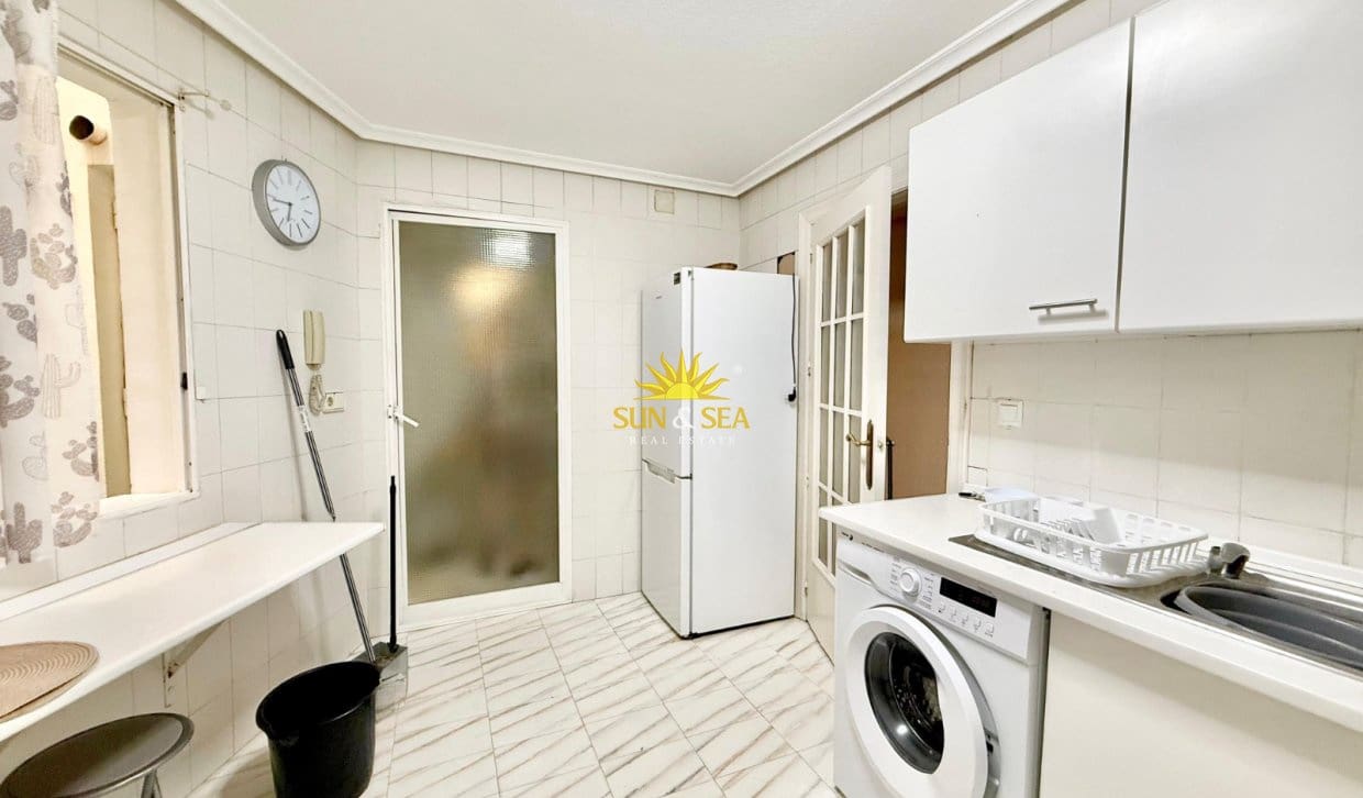 3 camera da letto Appartamento da affittare in Torrevieja con garage - 1.350 € (Rif: 9789430)