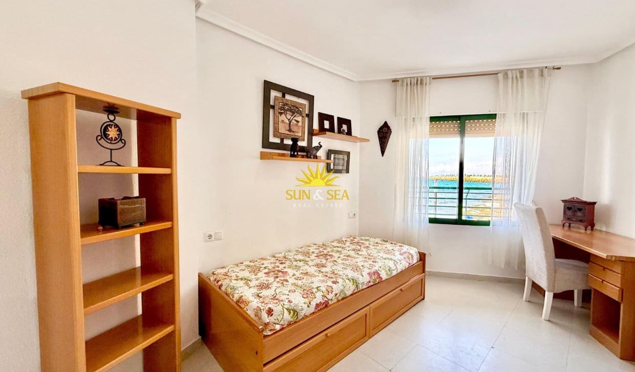 3 camera da letto Appartamento da affittare in Torrevieja con garage - 1.350 € (Rif: 9789430)