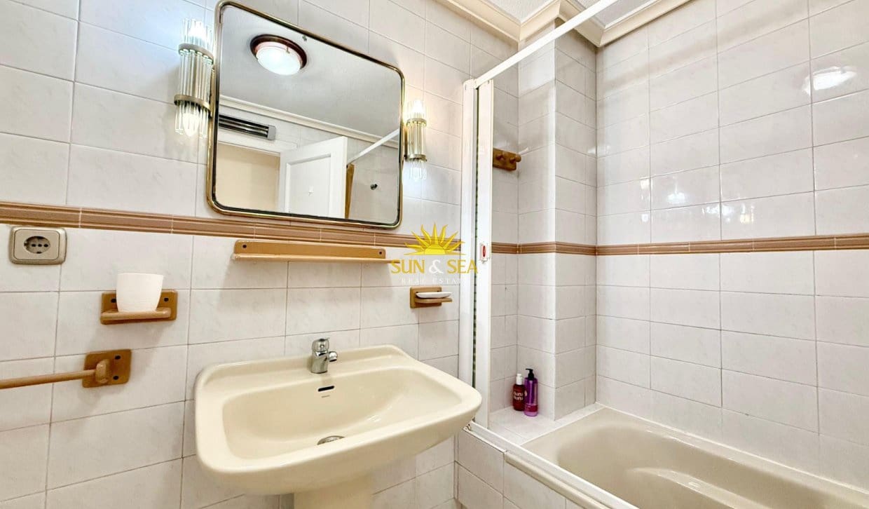3 camera da letto Appartamento da affittare in Torrevieja con garage - 1.350 € (Rif: 9789430)
