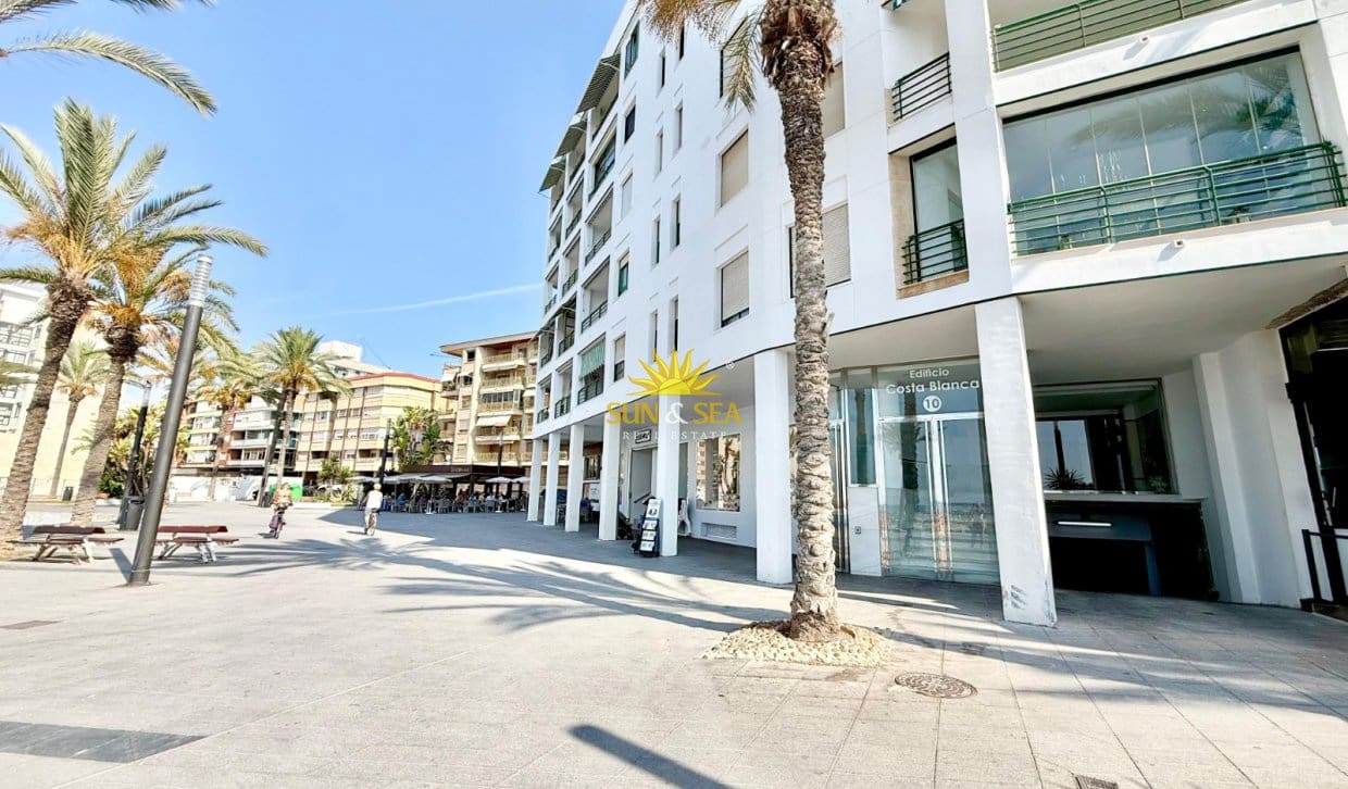 3 camera da letto Appartamento da affittare in Torrevieja con garage - 1.350 € (Rif: 9789430)