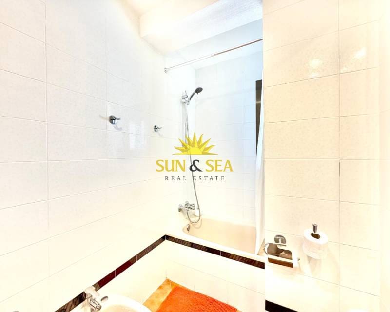 2 soveværelse Lejlighed til salg i Orihuela Costa med swimmingpool - € 205.000 (Ref: 9793477)