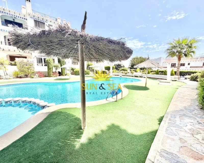 2 soveværelse Lejlighed til salg i Orihuela Costa med swimmingpool - € 205.000 (Ref: 9793477)