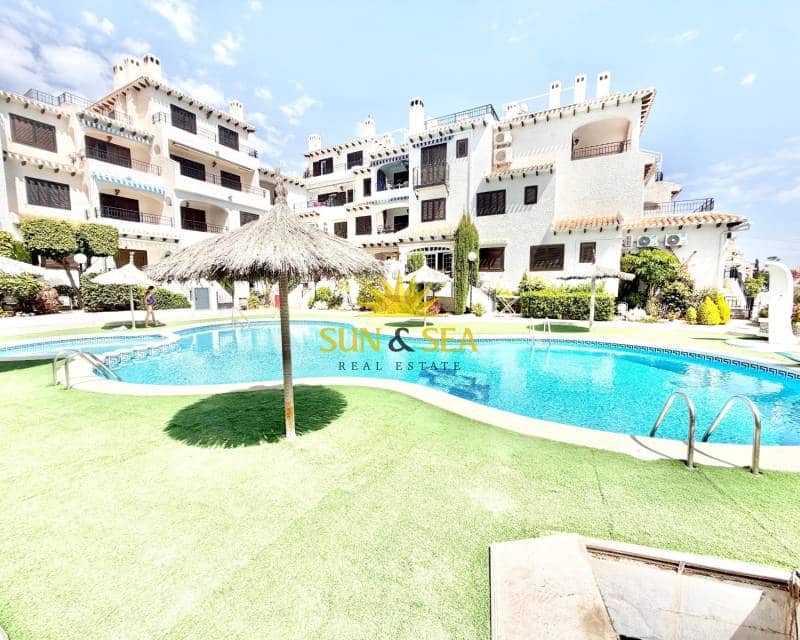 2 soveværelse Lejlighed til salg i Orihuela Costa med swimmingpool - € 205.000 (Ref: 9793477)
