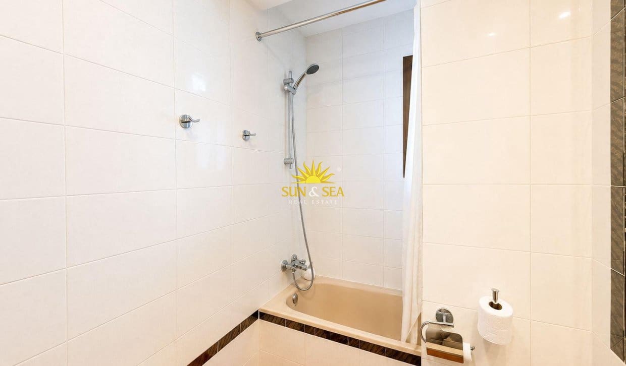 2 quarto Apartamento para venda em Orihuela Costa com piscina - 205 000 € (Ref: 9793477)