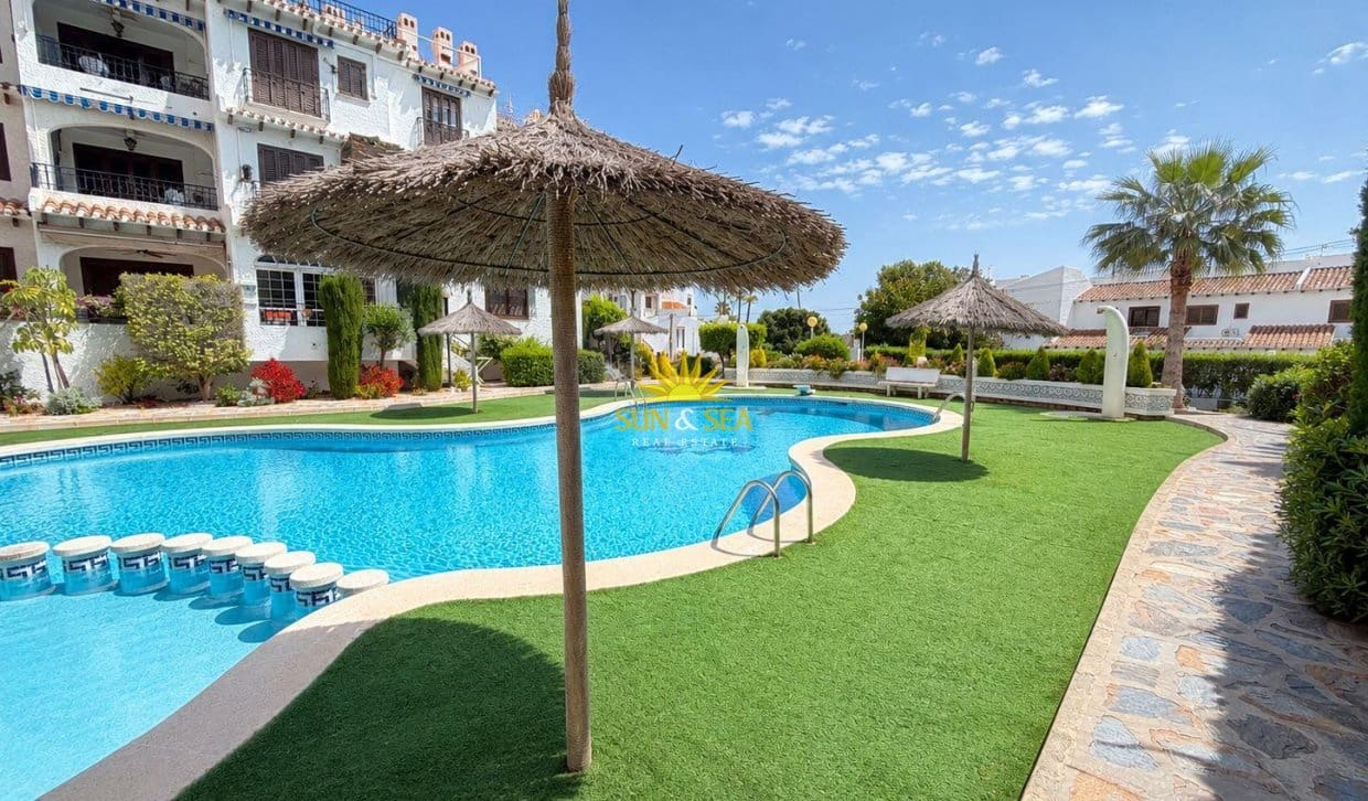2 quarto Apartamento para venda em Orihuela Costa com piscina - 205 000 € (Ref: 9793477)