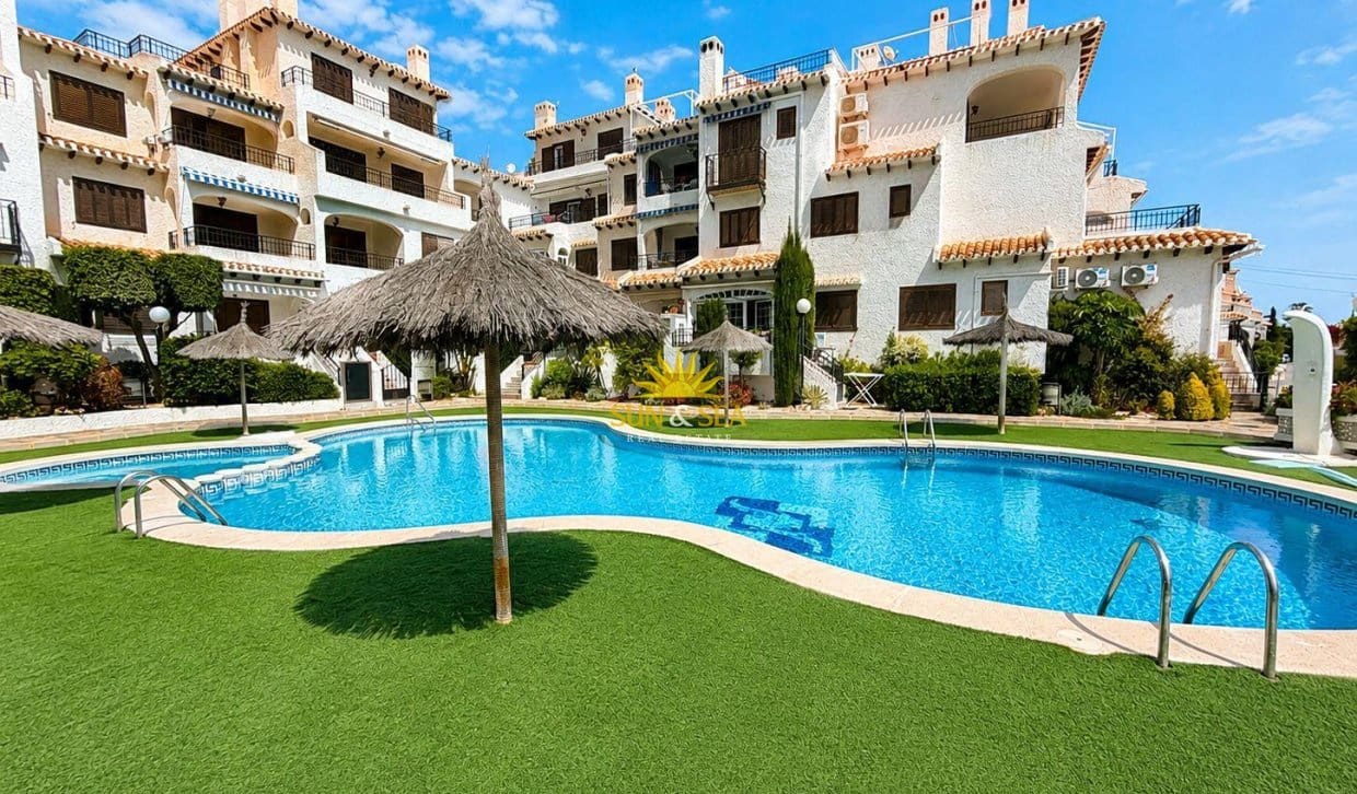 2 quarto Apartamento para venda em Orihuela Costa com piscina - 205 000 € (Ref: 9793477)