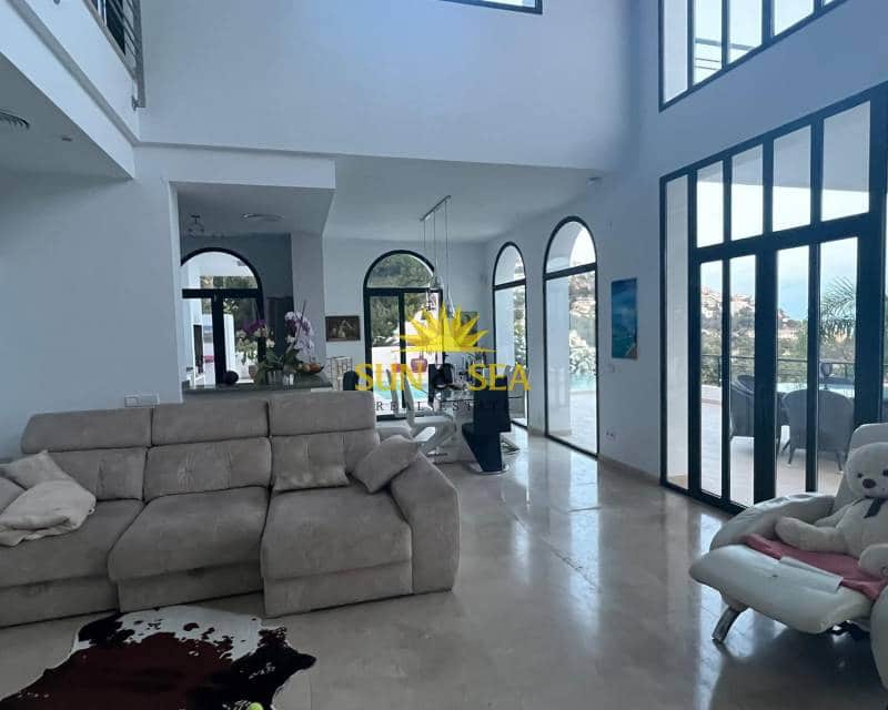 Villa/Maison de 4 chambres à louer à Altea avec piscine - 5 650 € (Ref: 9793479)