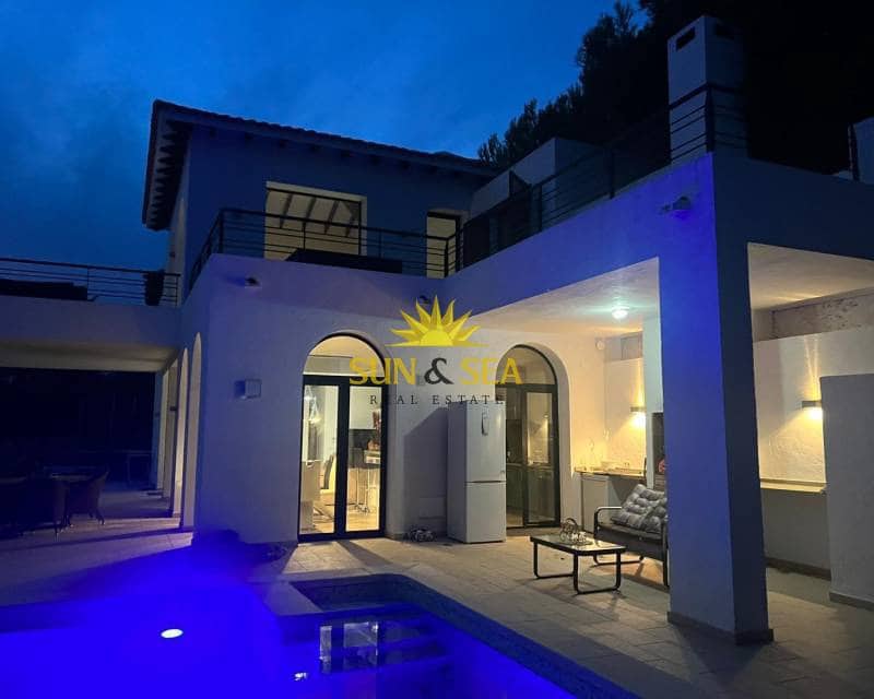 Villa/Maison de 4 chambres à louer à Altea avec piscine - 5 650 € (Ref: 9793479)