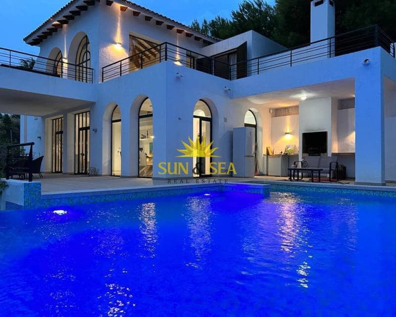 Villa/Maison de 4 chambres à louer à Altea avec piscine - 5 650 € (Ref: 9793479)