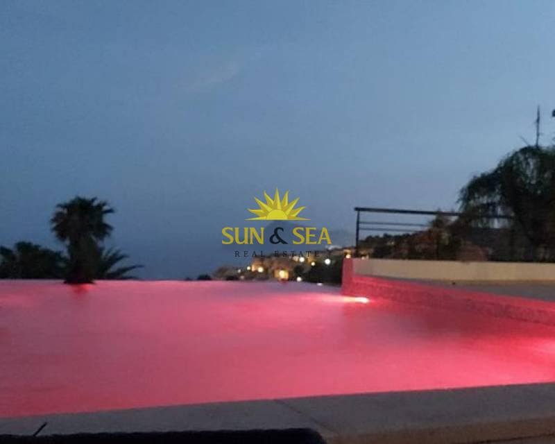 Villa/Maison de 4 chambres à louer à Altea avec piscine - 5 650 € (Ref: 9793479)