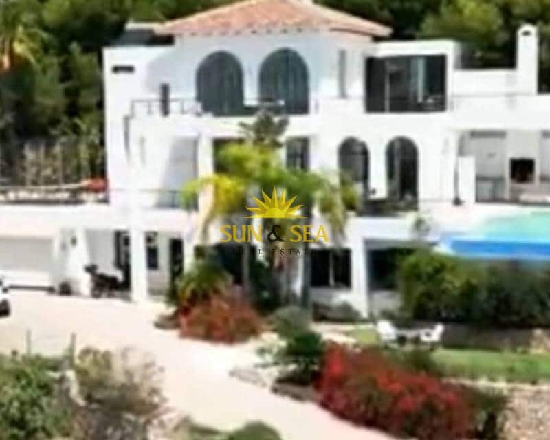 Villa/Maison de 4 chambres à louer à Altea avec piscine - 5 650 € (Ref: 9793479)