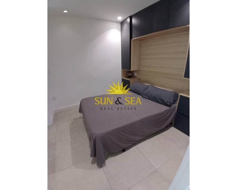 2 soverom Leilighet til leie i Cabo Roig med svømmebasseng garasje - € 1 100 (Ref: 9793480)