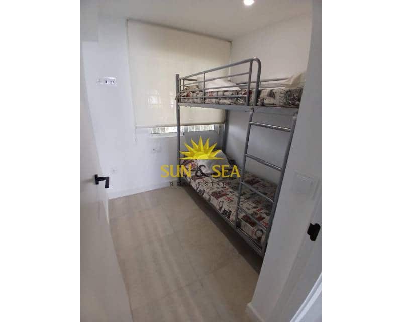 2 soverom Leilighet til leie i Cabo Roig med svømmebasseng garasje - € 1 100 (Ref: 9793480)