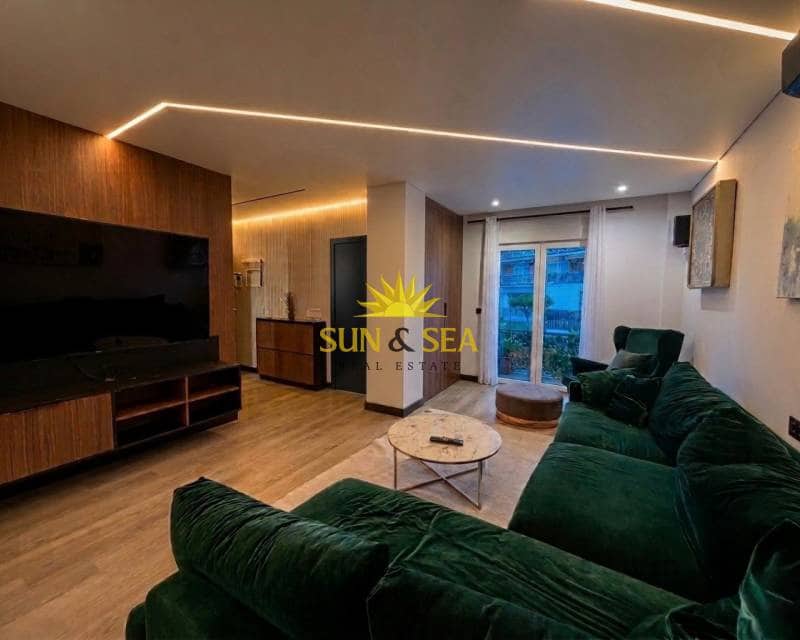 2 soveværelse Lejlighed til leje i Torrevieja - € 1.500 (Ref: 9793654)