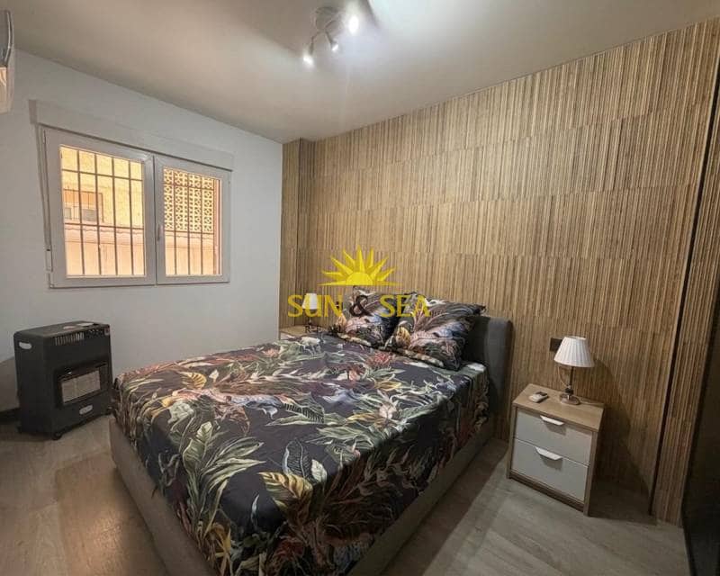 2 soveværelse Lejlighed til leje i Torrevieja - € 1.500 (Ref: 9793654)