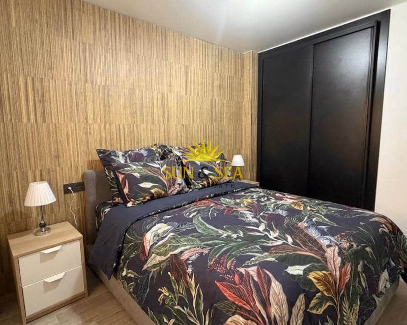 2 soveværelse Lejlighed til leje i Torrevieja - € 1.500 (Ref: 9793654)