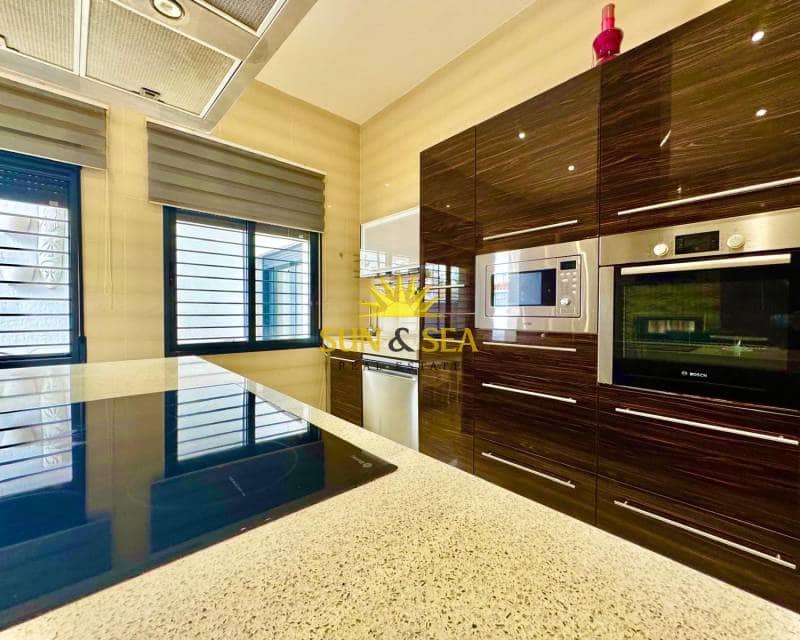 4 quarto Moradia para venda em Torre de la Horadada com piscina garagem - 590 000 € (Ref: 9795080)