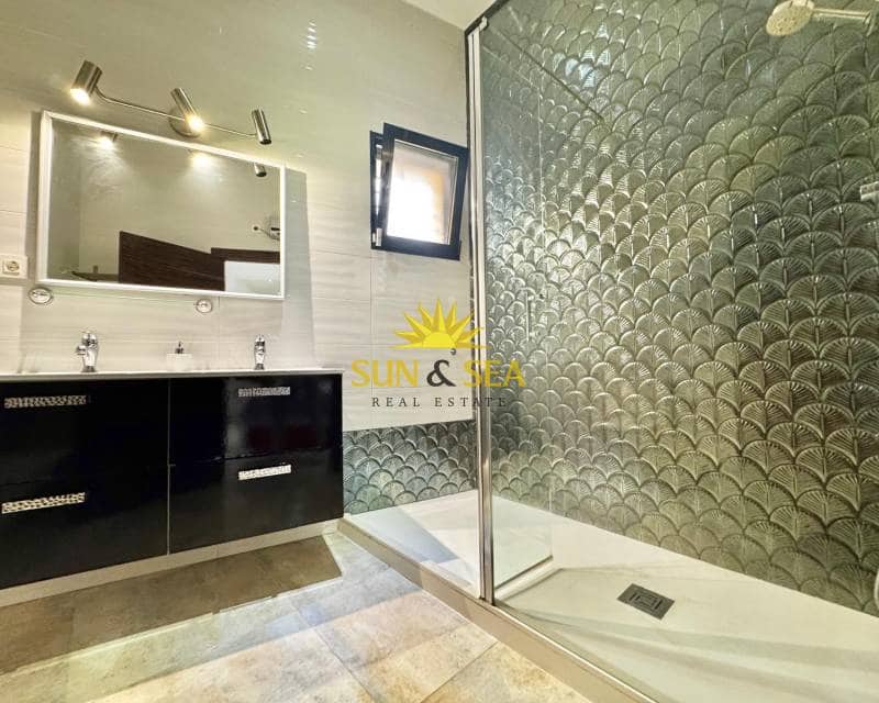 4 quarto Moradia para venda em Torre de la Horadada com piscina garagem - 590 000 € (Ref: 9795080)