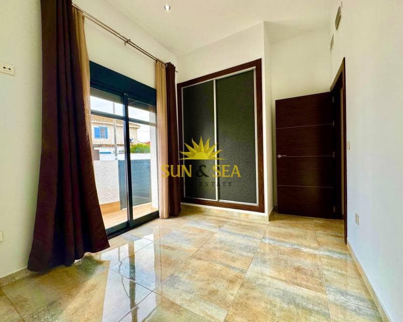 4 quarto Moradia para venda em Torre de la Horadada com piscina garagem - 590 000 € (Ref: 9795080)