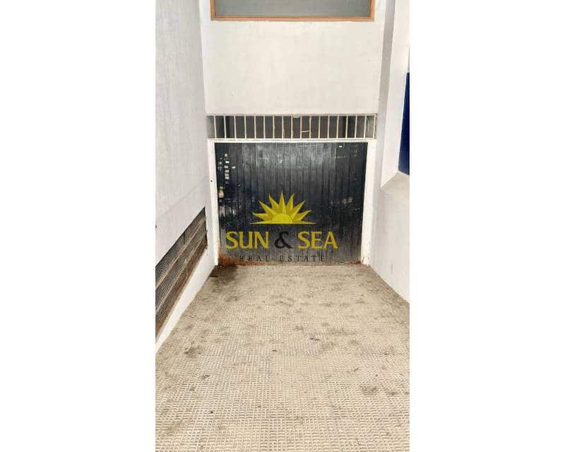 Garage for rent in Torrevieja - € 100 (Ref: 9795325)