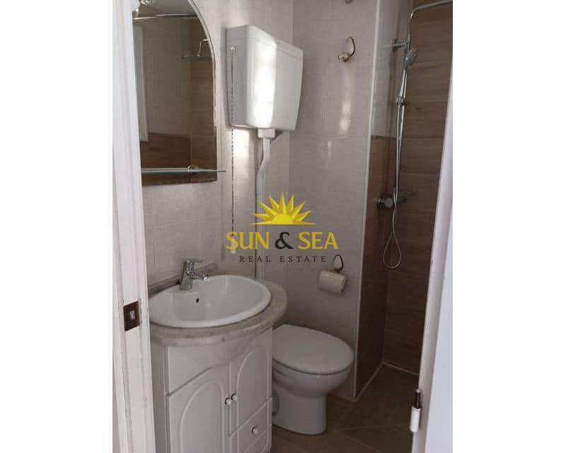 3 soveværelse Lejlighed til leje i Ciudad Quesada med garage - € 900 (Ref: 9795326)