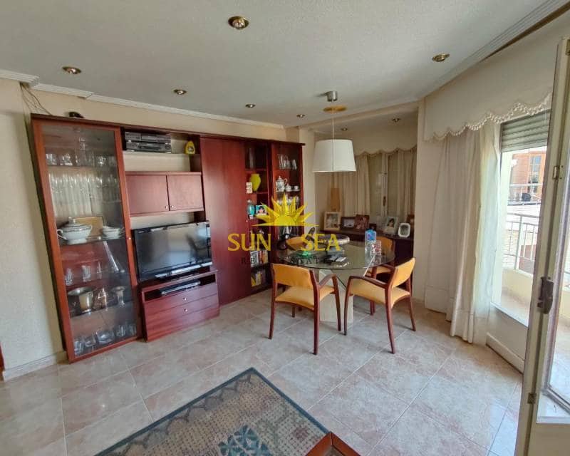 3 soveværelse Lejlighed til leje i Ciudad Quesada med garage - € 900 (Ref: 9795326)