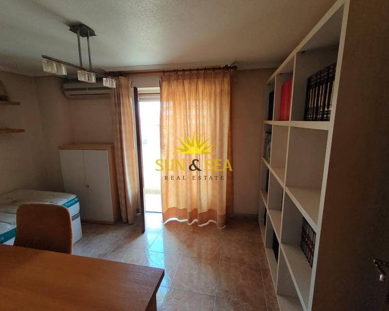 3 soveværelse Lejlighed til leje i Ciudad Quesada med garage - € 900 (Ref: 9795326)