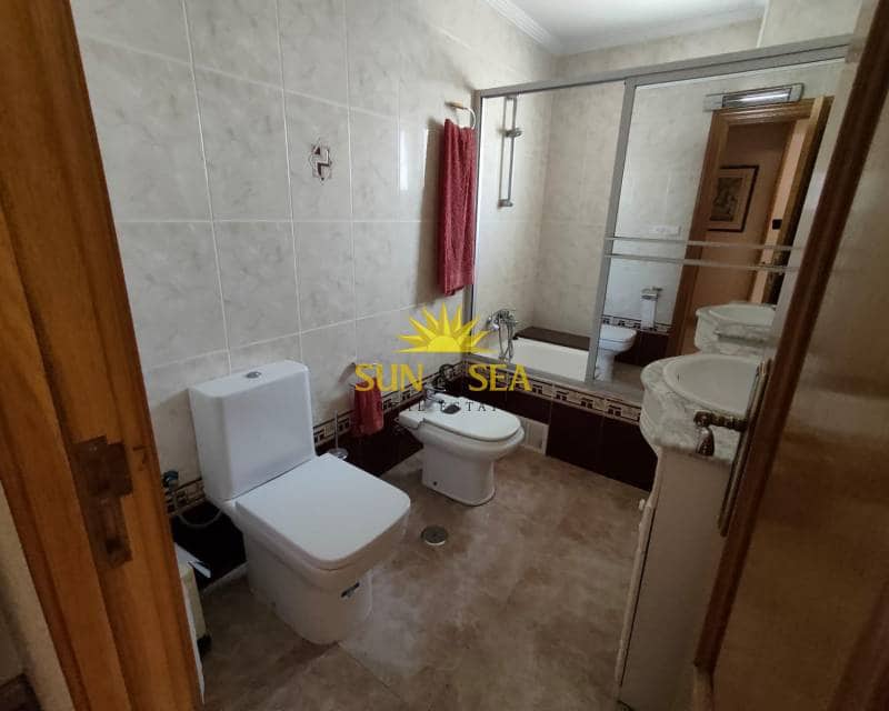 3 soveværelse Lejlighed til leje i Ciudad Quesada med garage - € 900 (Ref: 9795326)