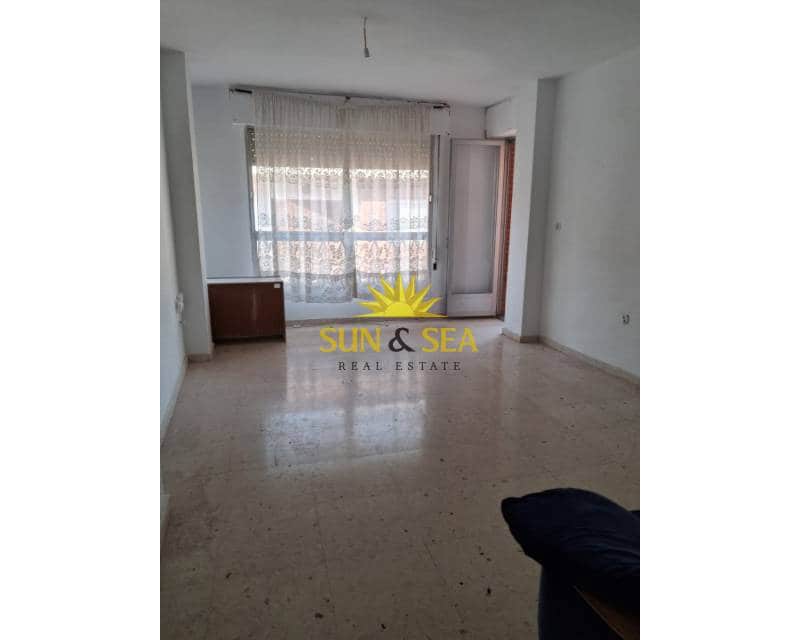 3 soveværelse Lejlighed til salg i Los Alcazares med garage - € 132.000 (Ref: 9798172)