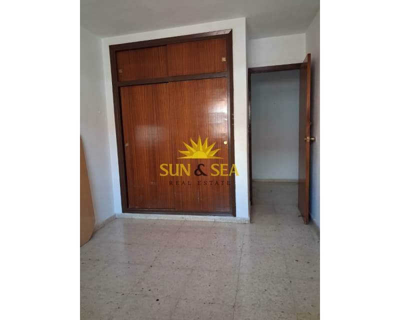 3 soveværelse Lejlighed til salg i Los Alcazares med garage - € 132.000 (Ref: 9798172)