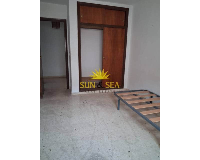 3 soveværelse Lejlighed til salg i Los Alcazares med garage - € 132.000 (Ref: 9798172)