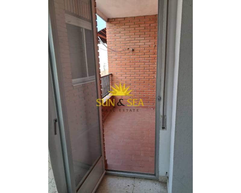 3 soveværelse Lejlighed til salg i Los Alcazares med garage - € 132.000 (Ref: 9798172)