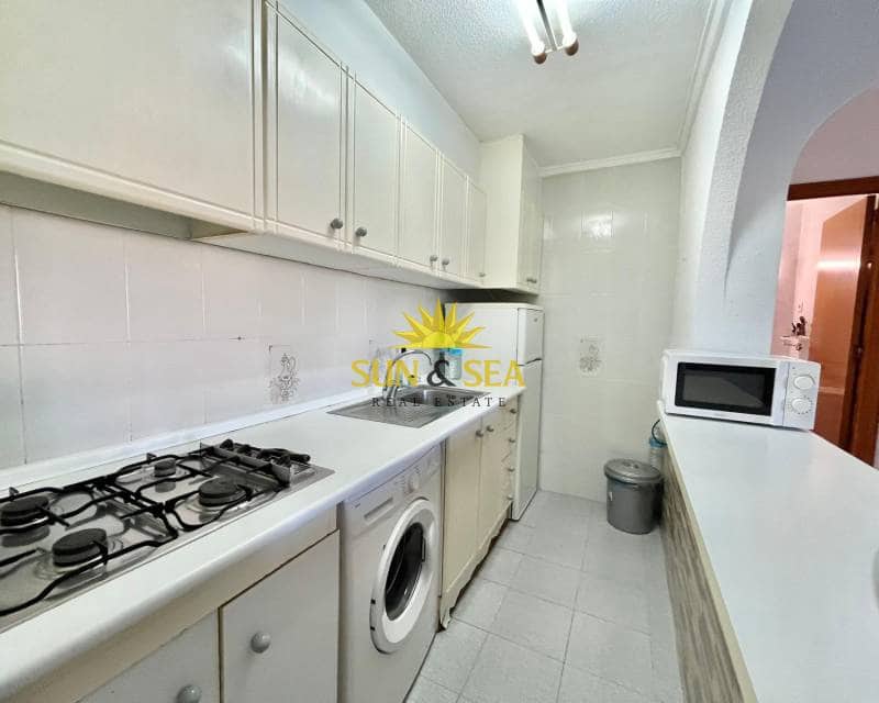 1 soveværelse Lejlighed til leje i Torrevieja med swimmingpool - € 650 (Ref: 9798313)