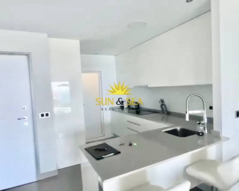 2 slaapkamer Appartement te huur in Benidorm met zwembad - € 2.000 (Ref: 9798485)