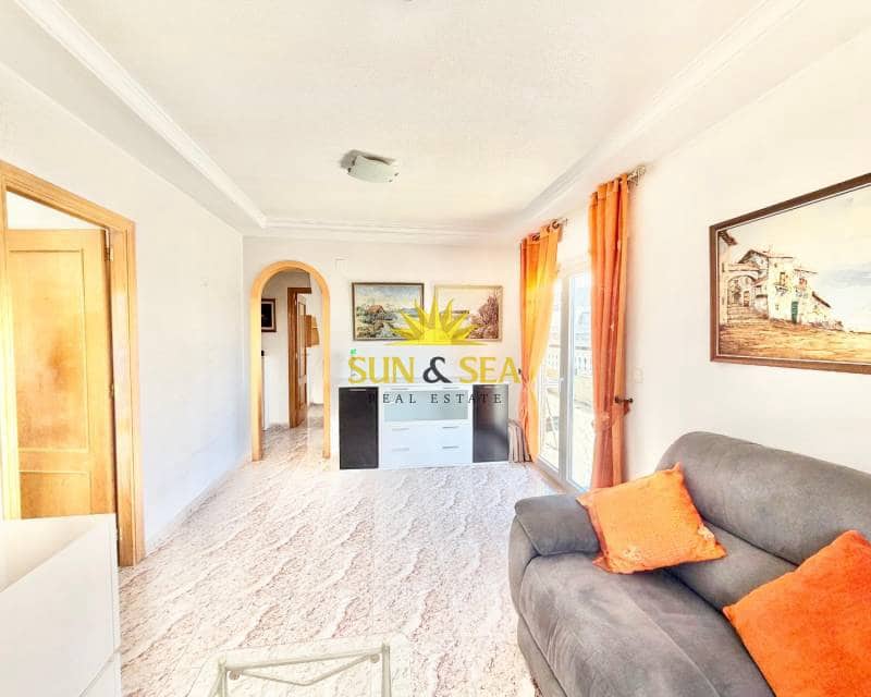 Ático de 3 habitaciones en Torrevieja en venta - 260.000 € (Ref: 9802958)