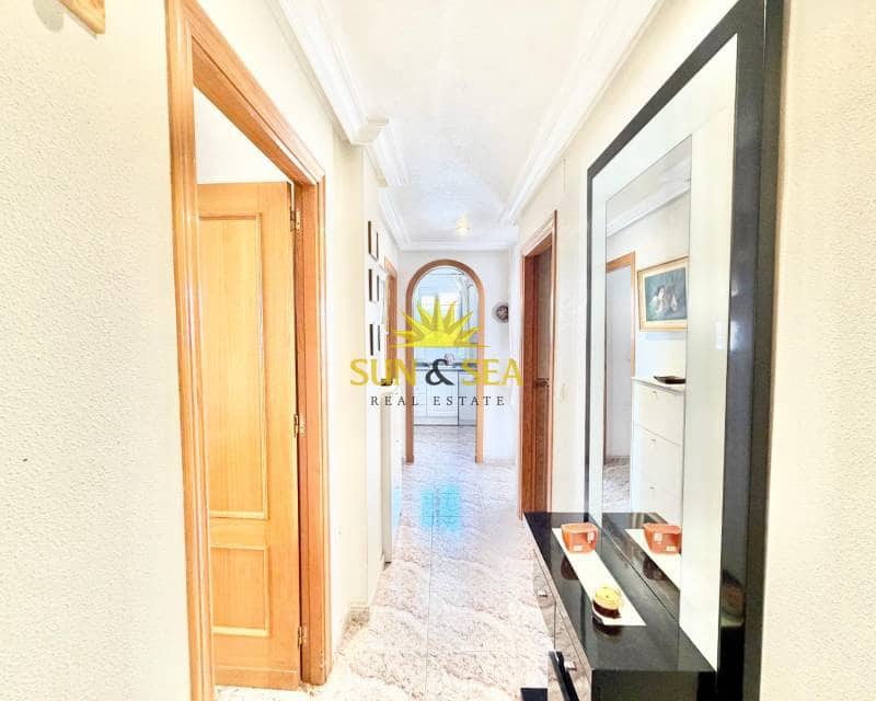 Ático de 3 habitaciones en Torrevieja en venta - 260.000 € (Ref: 9802958)