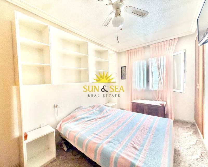 Ático de 3 habitaciones en Torrevieja en venta - 260.000 € (Ref: 9802958)