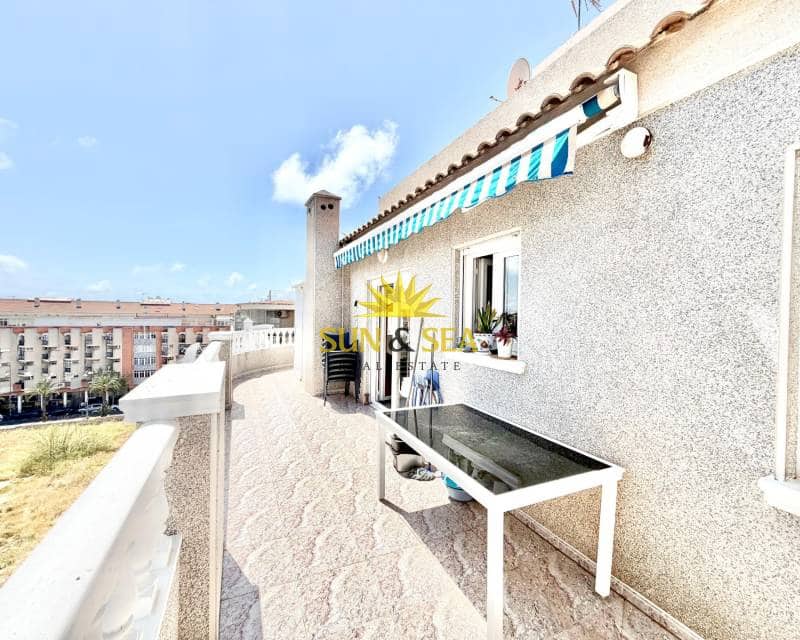 Ático de 3 habitaciones en Torrevieja en venta - 260.000 € (Ref: 9802958)