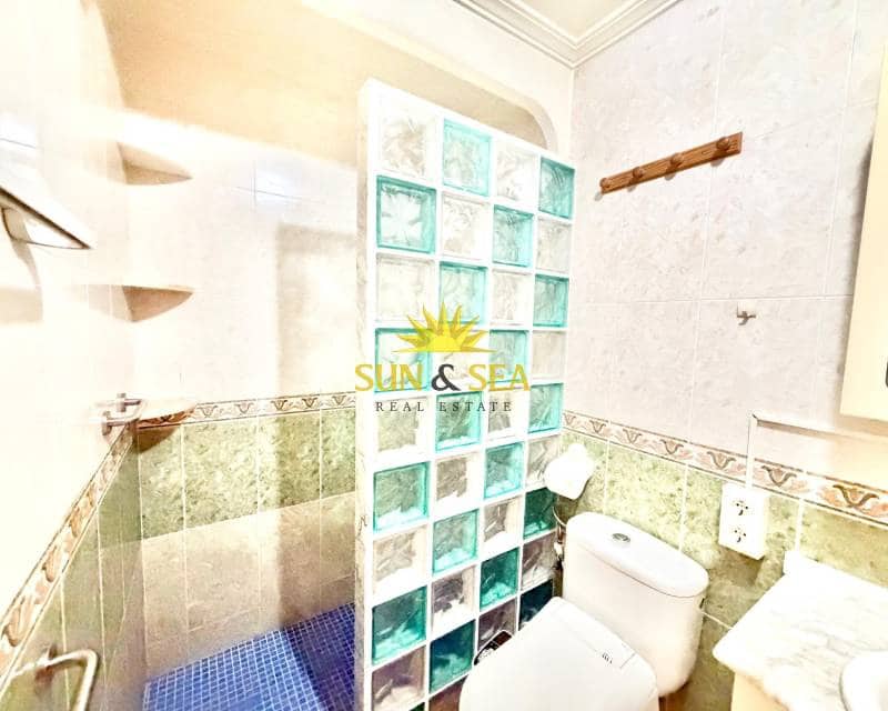 Ático de 3 habitaciones en Torrevieja en venta - 260.000 € (Ref: 9802958)