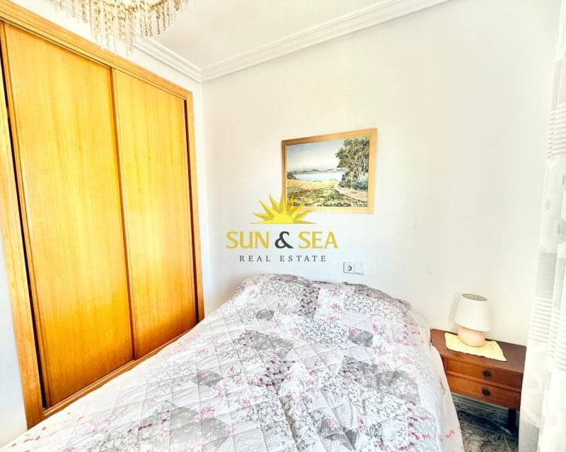 Ático de 3 habitaciones en Torrevieja en venta - 260.000 € (Ref: 9802958)