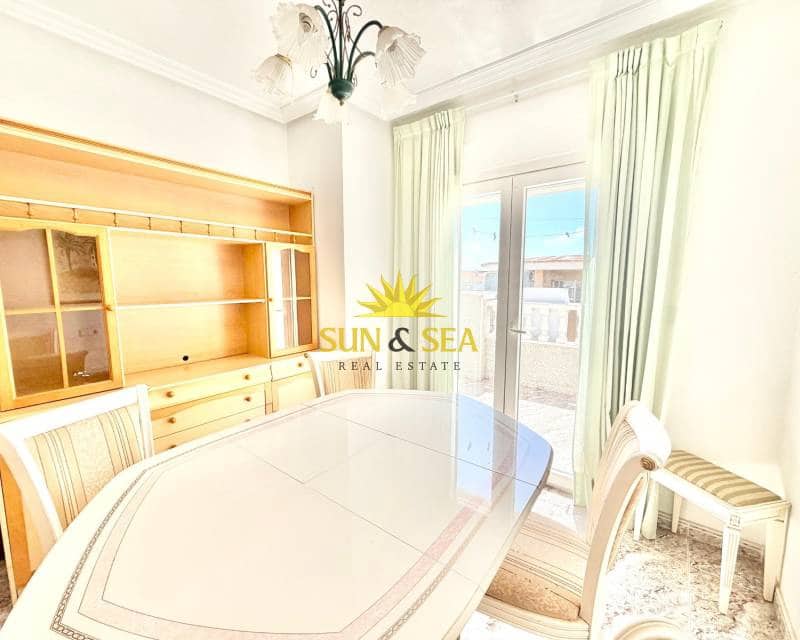 Ático de 3 habitaciones en Torrevieja en venta - 260.000 € (Ref: 9802958)