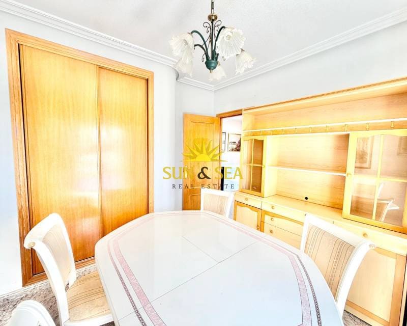 Ático de 3 habitaciones en Torrevieja en venta - 260.000 € (Ref: 9802958)