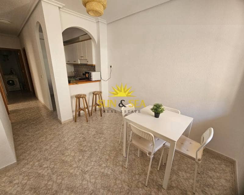 2 makuuhuone Huoneisto myytävänä paikassa Orihuela Costa mukana uima-altaan - 185 000 € (Ref: 9805437)