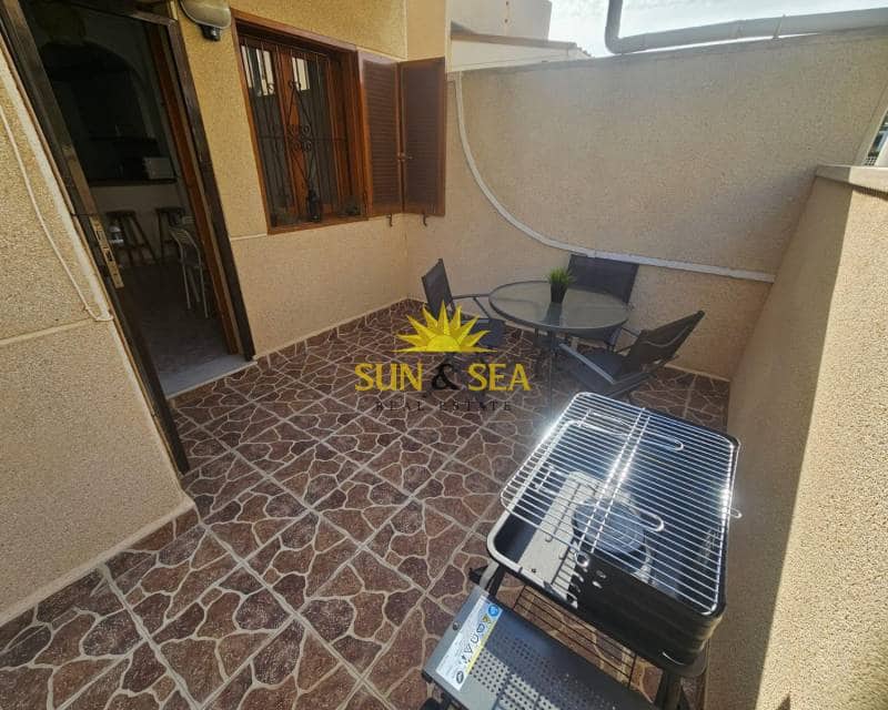 2 makuuhuone Huoneisto myytävänä paikassa Orihuela Costa mukana uima-altaan - 185 000 € (Ref: 9805437)