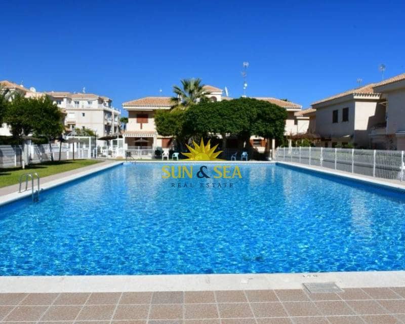 2 makuuhuone Huoneisto myytävänä paikassa Orihuela Costa mukana uima-altaan - 185 000 € (Ref: 9805437)