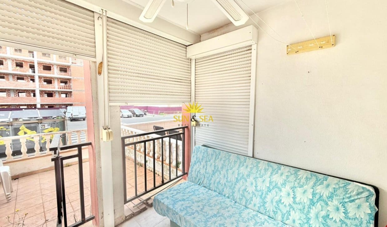 Apartamento de 1 habitación en Torrevieja en venta con piscina - 129.000 € (Ref: 9809415)