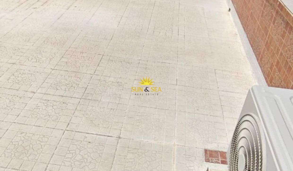 2 sovrum Lägenhet att hyra i Orihuela Costa med pool - 900 € (Ref: 9809824)